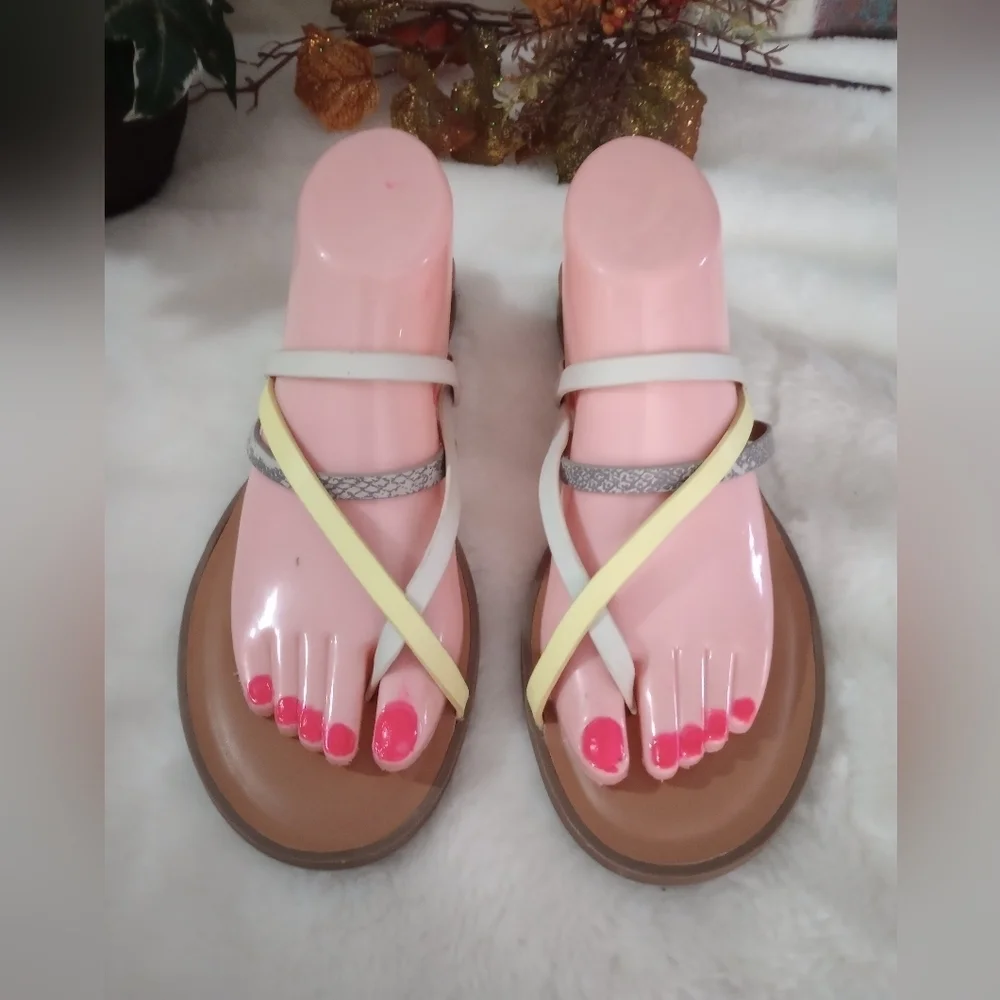 Like new condition sandals shoes for women size 10